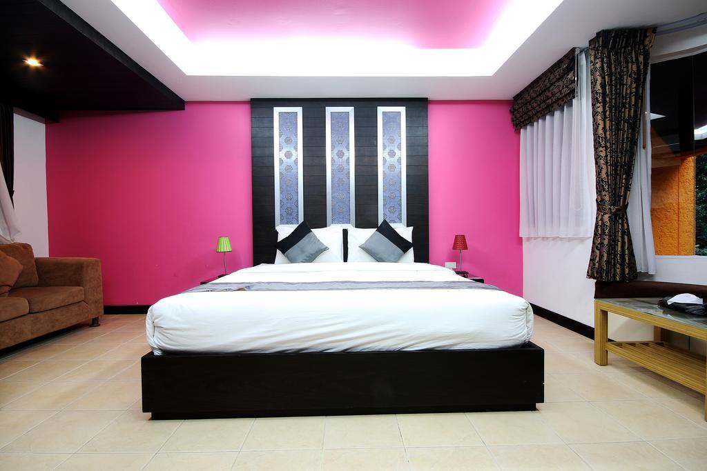 Oasis Hotel